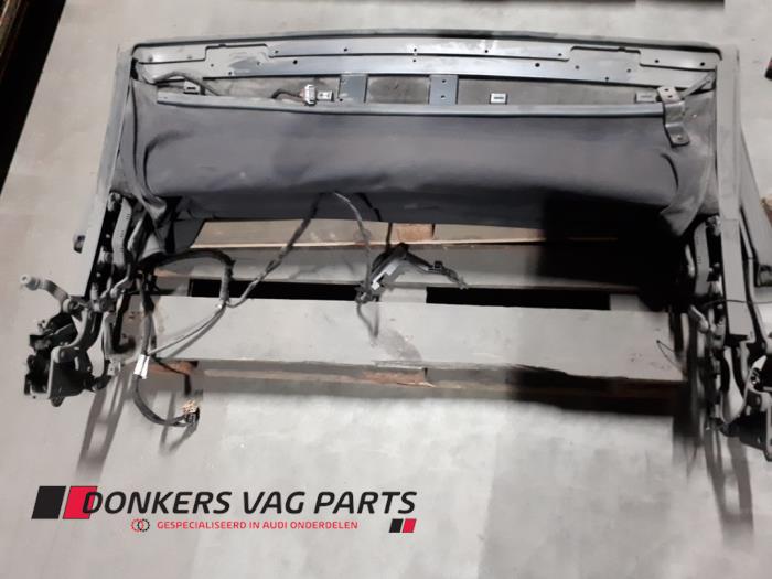 Używane Miekki dach cabrio Audi A4 Cabrio (B7) 2.0 TFSI 20V Cena € 300,00 Procedura marży oferowane przez Donkers VAG Parts