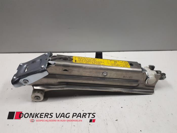 Używane Dzwignik Audi A6 Avant (C6) Cena € 20,00 Procedura marży oferowane przez Donkers VAG Parts