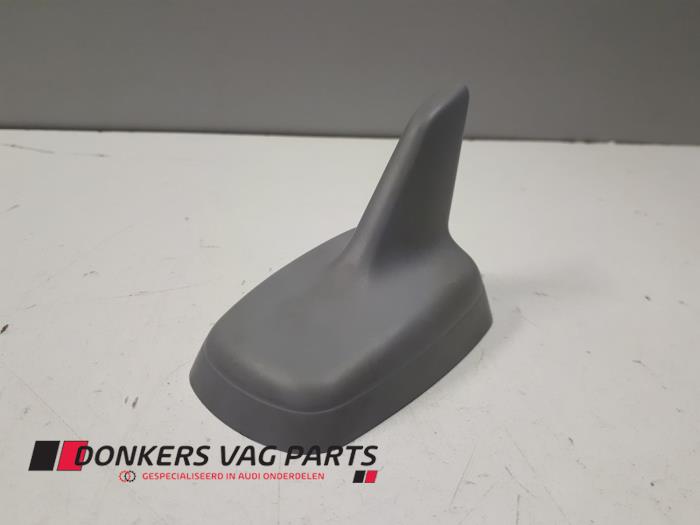 Używane Antena GPS Audi S8 (D4) Cena € 15,00 Procedura marży oferowane przez Donkers VAG Parts