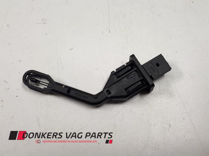 Używane Termometr Audi Q5 (8RB) Cena € 10,00 Procedura marży oferowane przez Donkers VAG Parts