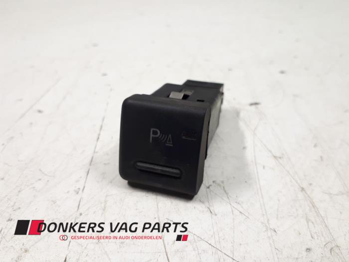 Usados Interruptor PDC Audi A4 Cabrio (B7) 3.0 TDI V6 24V Quattro Precio € 8,00 Norma de margen ofrecido por Donkers VAG Parts