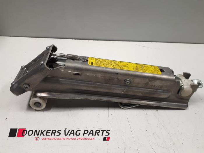 Używane Dzwignik Audi S6 (C6) 5.2 V10 40V Cena € 20,00 Procedura marży oferowane przez Donkers VAG Parts