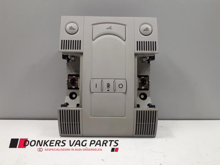 Begagnade Innerbelysning, fram Audi A8 (D3) 3.0 TDI V6 24V Quattro Pris € 35,00 Marginaltabell erbjuds av Donkers VAG Parts