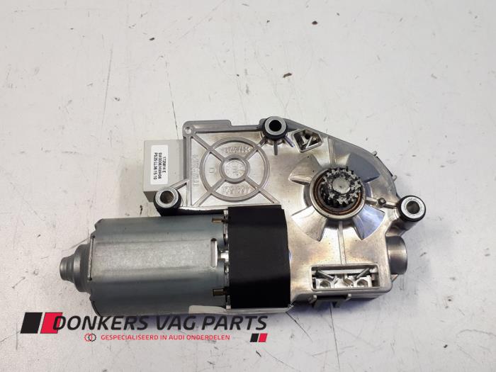 Używane Silnik szyberdachu Audi A8 (D4) Cena € 75,00 Procedura marży oferowane przez Donkers VAG Parts