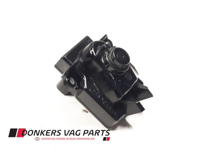 Begagnade Innerbelysning Cupra Born Pris € 20,00 Marginaltabell erbjuds av Donkers VAG Parts