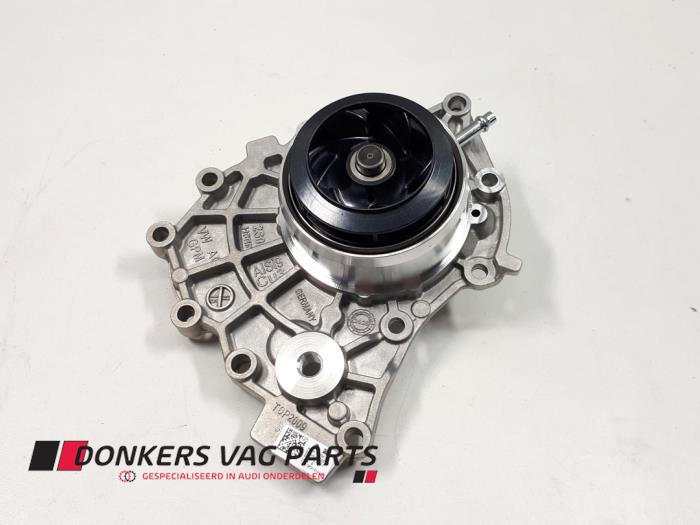 Nowe Pompa wodna Audi RS 6 Avant (C8) 4.0 V8 TFSI GT 32V Cena € 534,95 Z VAT oferowane przez Donkers VAG Parts