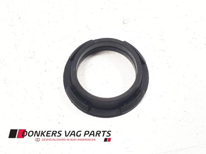 Neue PDC-Halter Audi Diverse Preis € 0,98 Mit Mehrwertsteuer angeboten von Donkers VAG Parts