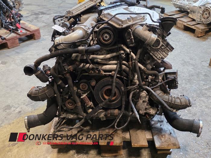 Engine from a Audi A8 (D4) 4.2 TDI V8 32V Quattro 2010