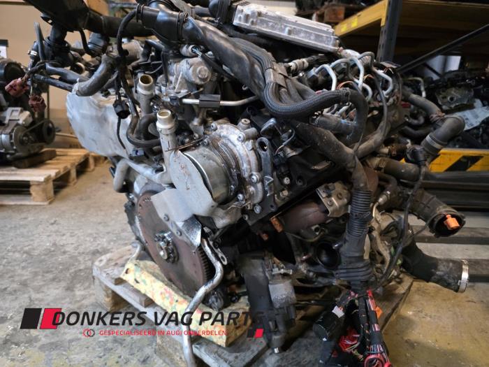 Engine from a Audi A8 (D4) 4.2 TDI V8 32V Quattro 2010