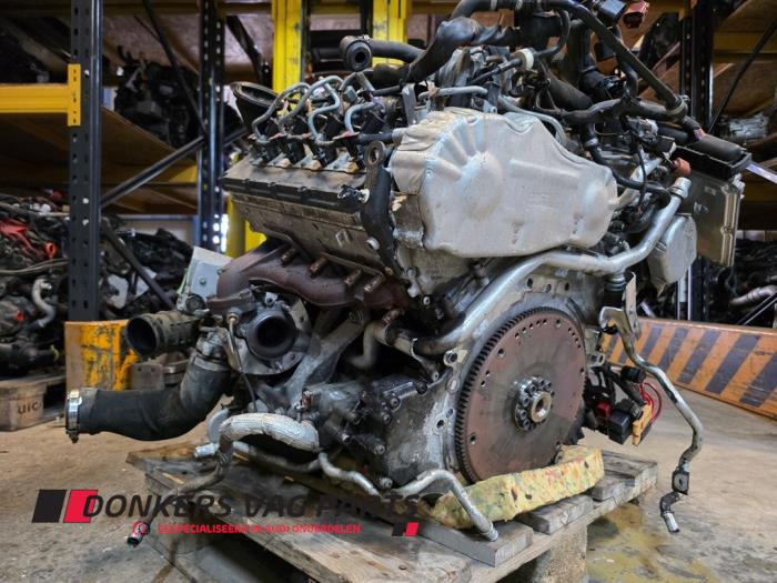 Engine from a Audi A8 (D4) 4.2 TDI V8 32V Quattro 2010