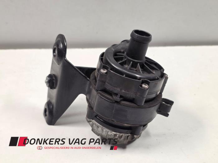 Begagnade Vattenpump Cupra Formentor 1.4 e-Hybrid VZ 16V Pris € 15,00 Marginaltabell erbjuds av Donkers VAG Parts