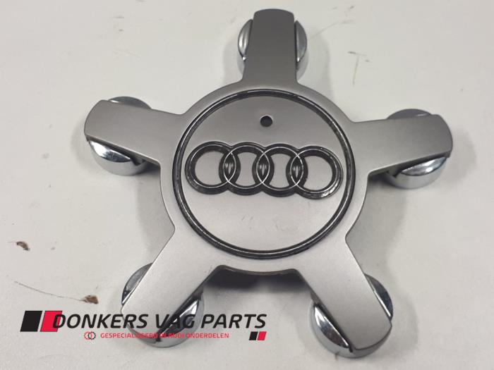 Używane Kolpak Audi Rózne Cena € 7,50 Procedura marży oferowane przez Donkers VAG Parts