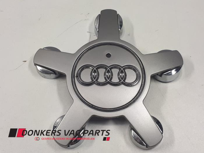 Używane Kolpak Audi Rózne Cena € 7,50 Procedura marży oferowane przez Donkers VAG Parts