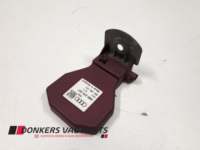 Używane Antena (rózne) Audi A5 Cabrio (F57/F5E) 2.0 TFSI 16V Cena € 10,00 Procedura marży oferowane przez Donkers VAG Parts
