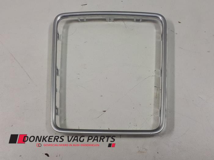 Używane Rózne Audi Q2 (GAB/GAG) Cena € 15,00 Procedura marży oferowane przez Donkers VAG Parts