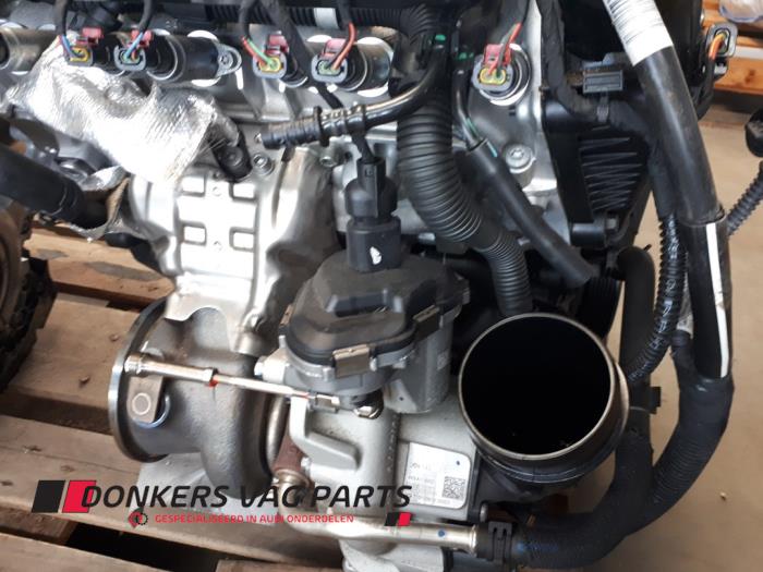 Engine from a Audi A6 Avant (C8) 2.0 16V 40 TFSI 2022