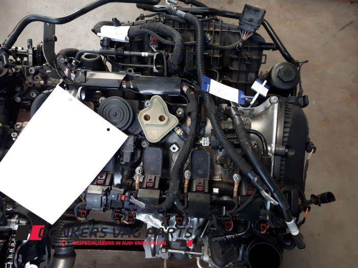 Engine from a Audi A6 Avant (C8) 2.0 16V 40 TFSI 2022