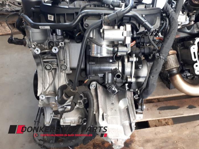 Engine from a Audi A6 Avant (C8) 2.0 16V 40 TFSI 2022