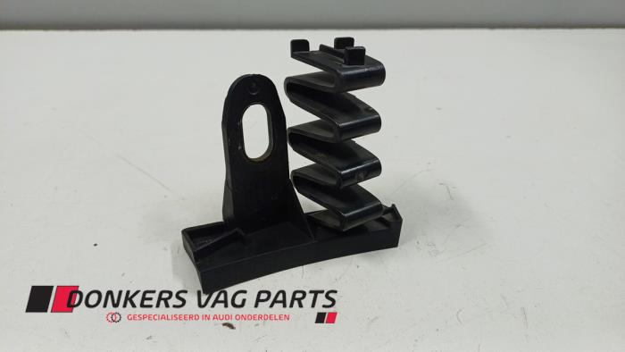 Spare wheel bracket – 8W0807334