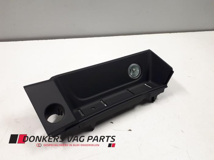Używane Schowek Audi S5 (F53/F5P) 3.0 TFSI V6 24V Cena € 20,00 Z VAT oferowane przez Donkers VAG Parts