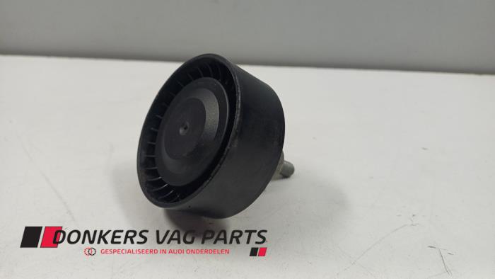 Usados Rodillo correa múltiple Audi S5 (F53/F5P) 3.0 TFSI V6 24V Precio € 15,00 IVA incluido ofrecido por Donkers VAG Parts