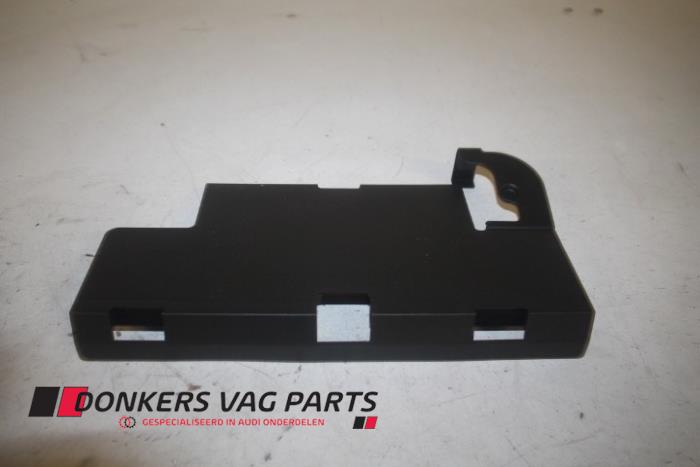 Begagnade Batterilock Audi A5 (8T3) 2.0 TDI 16V Pris € 3,00 Marginaltabell erbjuds av Donkers VAG Parts