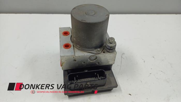 Used ABS pump Audi A4 (B7) 2.0 TDI 16V Price € 100,00 Margin scheme offered by Donkers VAG Parts
