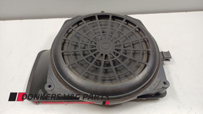 Używane Glosnik Audi A4 (B7) 2.0 TDI 16V Cena € 10,00 Procedura marży oferowane przez Donkers VAG Parts