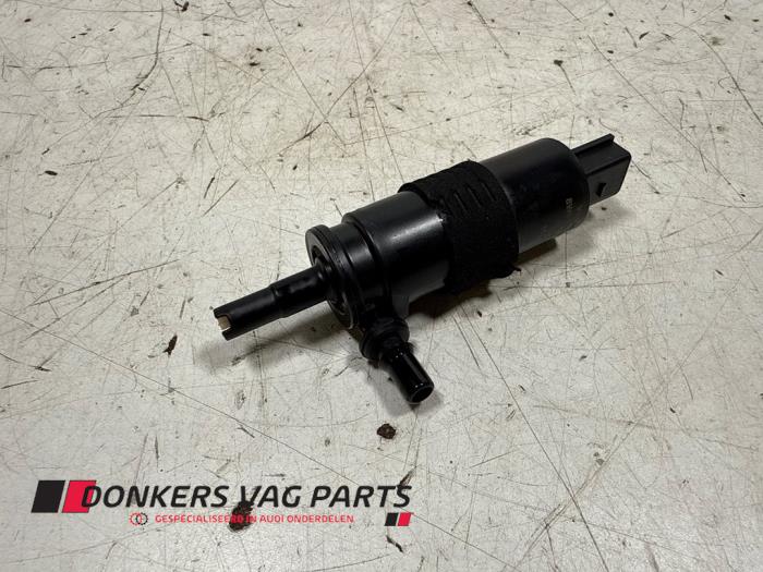 Używane Pompa spryskiwacza przód Audi S5 (F53/F5P) 3.0 TFSI V6 24V Cena € 15,00 Z VAT oferowane przez Donkers VAG Parts