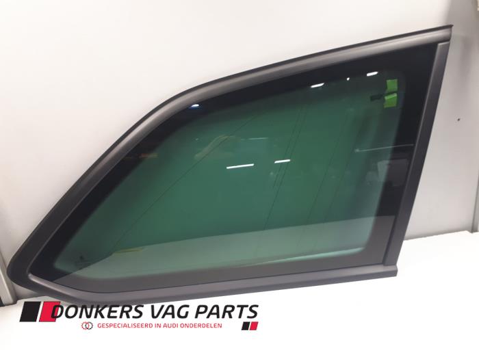 Nuevos Ventanilla triangular derecha detrás Skoda Octavia Combi (5EAC) Precio € 121,00 IVA incluido ofrecido por Donkers VAG Parts