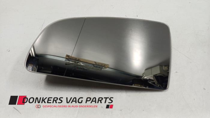 Używane Szyba lusterka lewego Audi A6 (C6) 2.0 T FSI 16V Cena € 30,00 Procedura marży oferowane przez Donkers VAG Parts