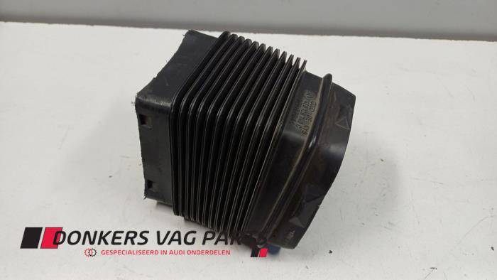 Begagnade Lufttratt Audi A6 (C6) 2.0 T FSI 16V Pris € 10,00 Marginaltabell erbjuds av Donkers VAG Parts