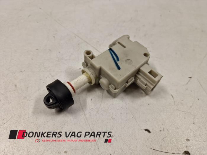 Usagé Divers Audi A6 (C6) 2.0 T FSI 16V Prix € 10,00 Règlement à la marge proposé par Donkers VAG Parts
