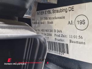 Mittkonsol från en Audi A8 (D3)  2004