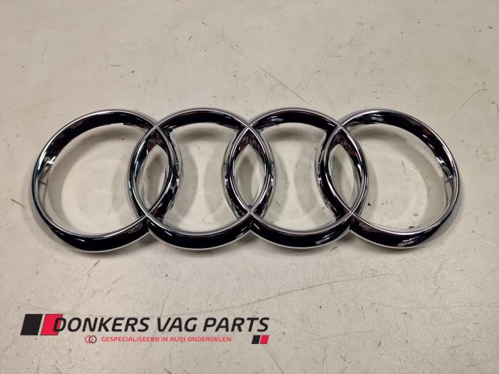 Nowe Emblemat Audi A6 Avant (C7) Cena € 30,25 Z VAT oferowane przez Donkers VAG Parts