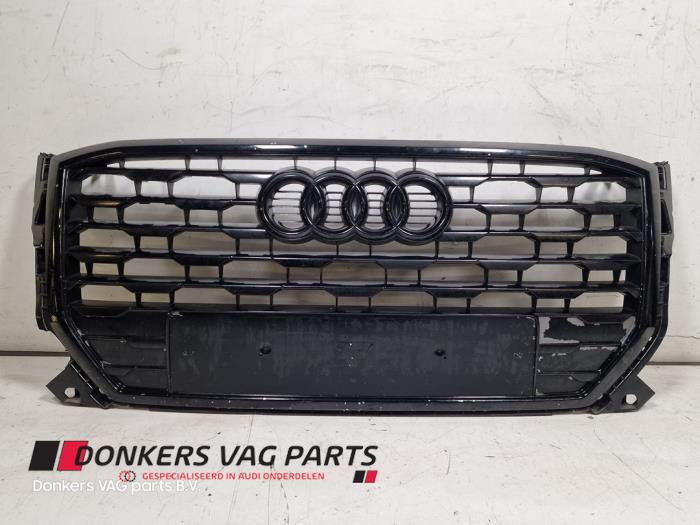 Używane Grill Audi Q2 (GAB/GAG) Cena € 50,00 Procedura marży oferowane przez Donkers VAG Parts