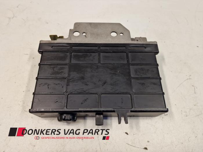 Automatic gearbox computer from a Audi Coupé (B3) 2.8 E