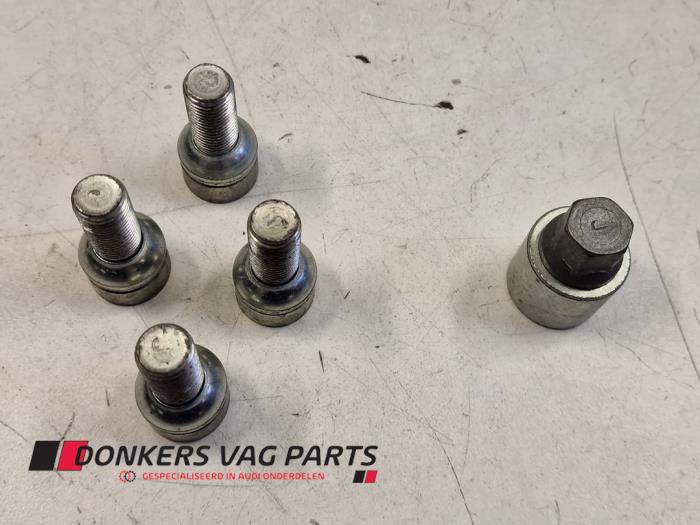 Begagnade Hjullåssats Audi S5 (F53/F5P) 3.0 TFSI V6 24V Pris € 25,00 Inklusive moms erbjuds av Donkers VAG Parts
