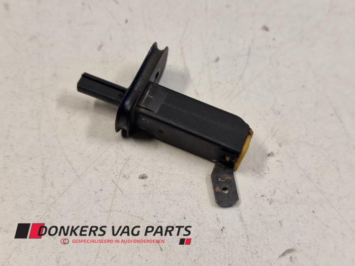 Używane Przelacznik Audi 200 (C3) Cena € 7,50 Procedura marży oferowane przez Donkers VAG Parts