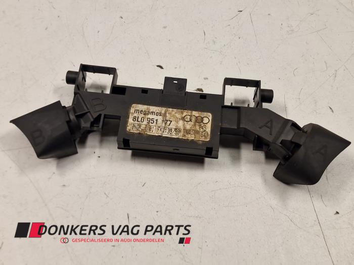 Begagnade Larmsensor Audi A3 (8L1) Pris € 15,00 Marginaltabell erbjuds av Donkers VAG Parts