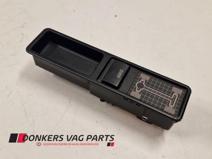 Usados Interruptor Audi 80 Quattro (B4) Precio € 50,00 Norma de margen ofrecido por Donkers VAG Parts