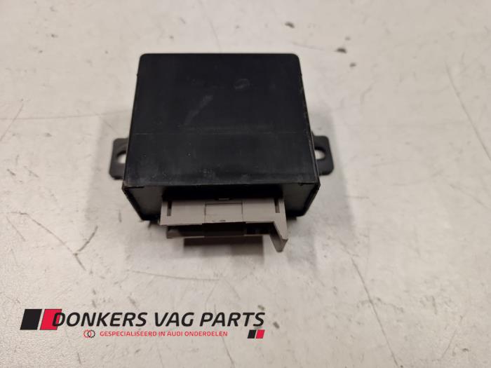 Używane Modul (rózne) Audi 100 (C4) Cena € 15,00 Procedura marży oferowane przez Donkers VAG Parts