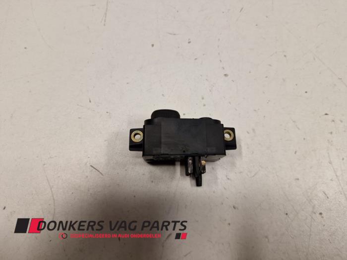 Steering wheel adjustment switch
