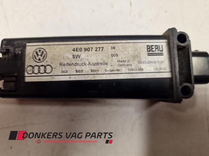 Däcktryckssensor från en Audi A8 (D3)  2002