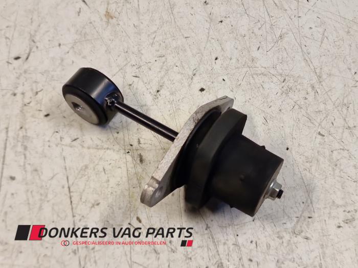 Used Engine mount Audi Q7 (4MB/4MG) 3.0 TDI V6 24V Price € 12,10 Inclusive VAT offered by Donkers VAG Parts