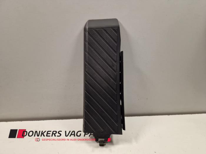 Używane Stopien Audi A7 Sportback (4GA/4GF) Cena € 9,99 Z VAT oferowane przez Donkers VAG Parts
