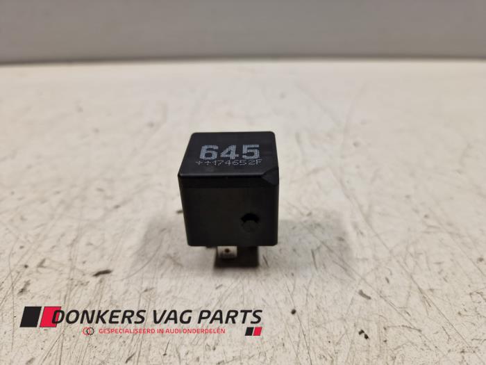 Używane Przekaznik Audi A7 Sportback (4GA/4GF) Cena € 7,50 Z VAT oferowane przez Donkers VAG Parts