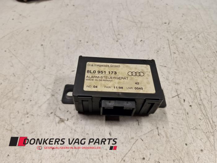 Używane Modul alarmu Audi A3 (8L1) Cena € 10,00 Procedura marży oferowane przez Donkers VAG Parts