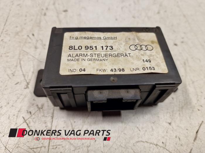 Używane Modul alarmu Audi A3 (8L1) Cena € 10,00 Procedura marży oferowane przez Donkers VAG Parts