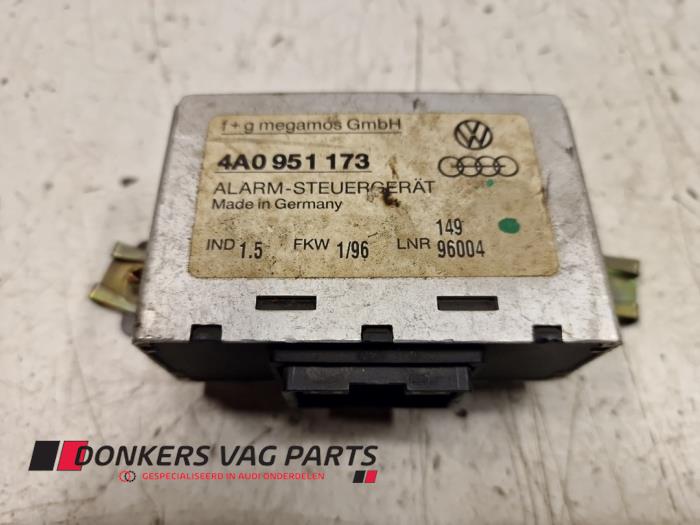 Begagnade Larmmodul Audi A6 Avant (C4) Pris € 10,00 Marginaltabell erbjuds av Donkers VAG Parts